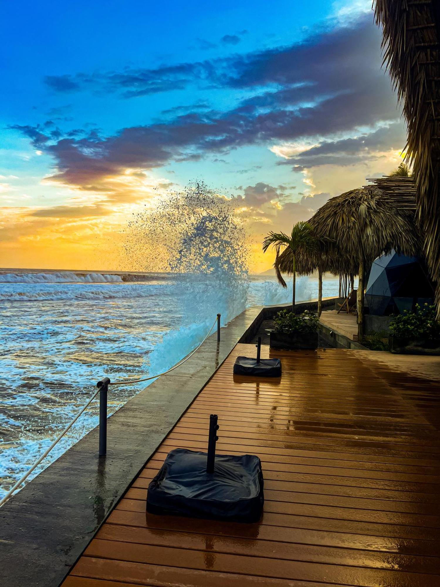 Almare Zonte - Beachfront Glamping Hotel El Zonte Luaran gambar