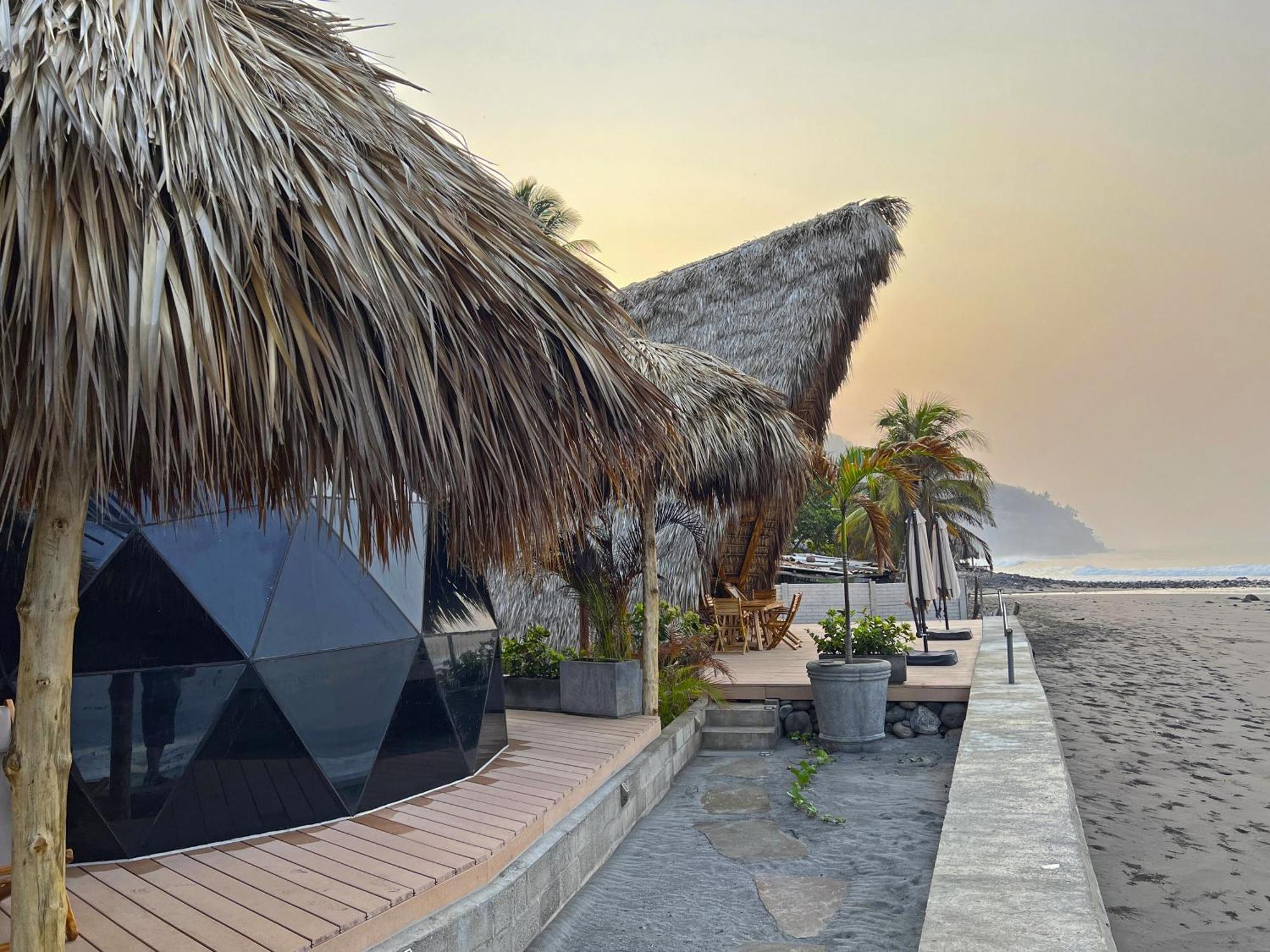 Almare Zonte - Beachfront Glamping Hotel El Zonte Luaran gambar