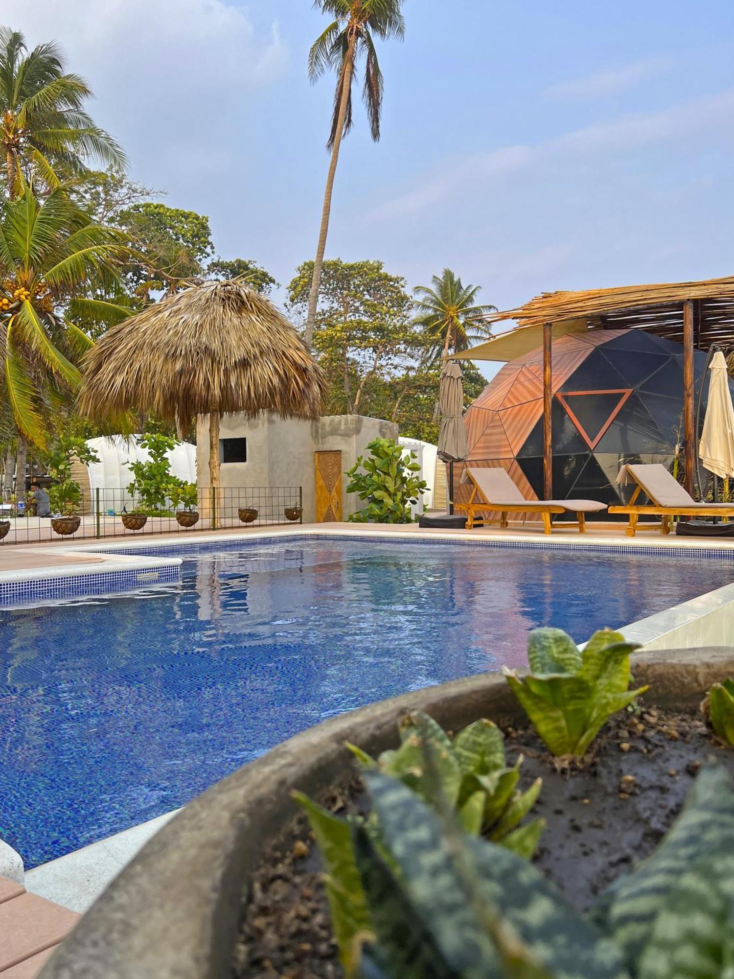 Almare Zonte - Beachfront Glamping Hotel El Zonte Luaran gambar